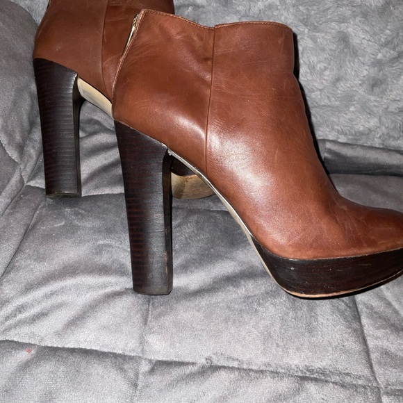 MICHAEL KORS  BROWN ANKLE BOOTS - Picture 1 of 8